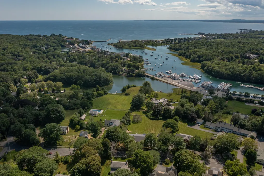 53 Maine Street Kennebunkport ME 04046