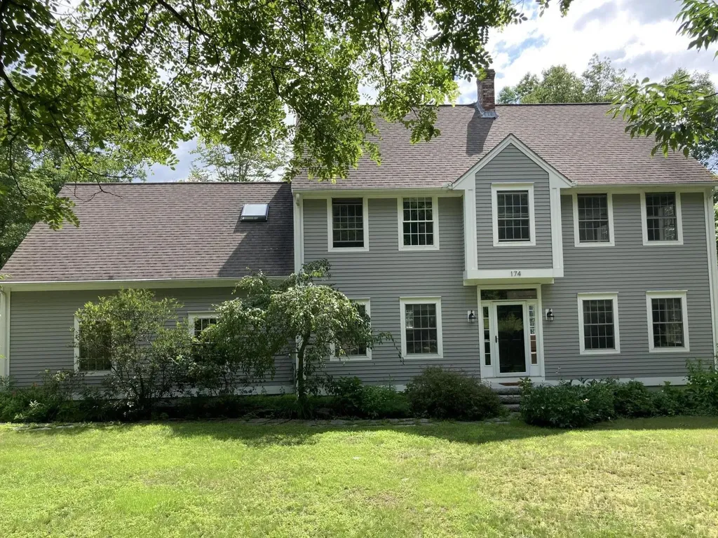 174 Mast Road Falmouth ME 04105
