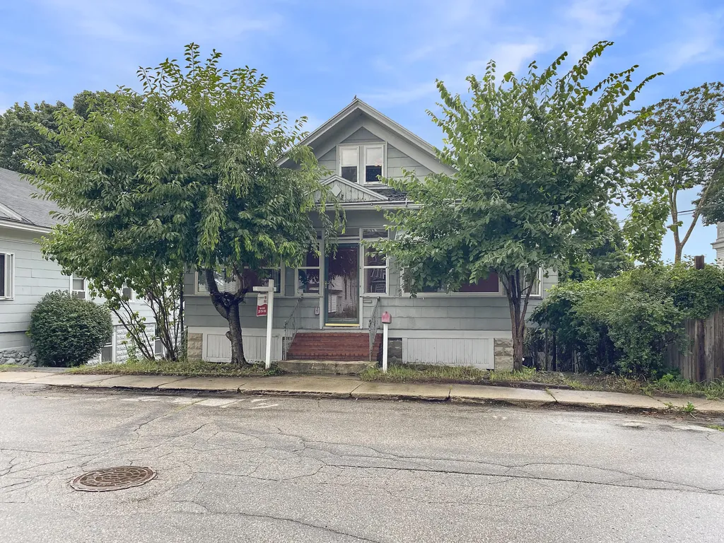 4 Grant Avenue Sanford ME 04073