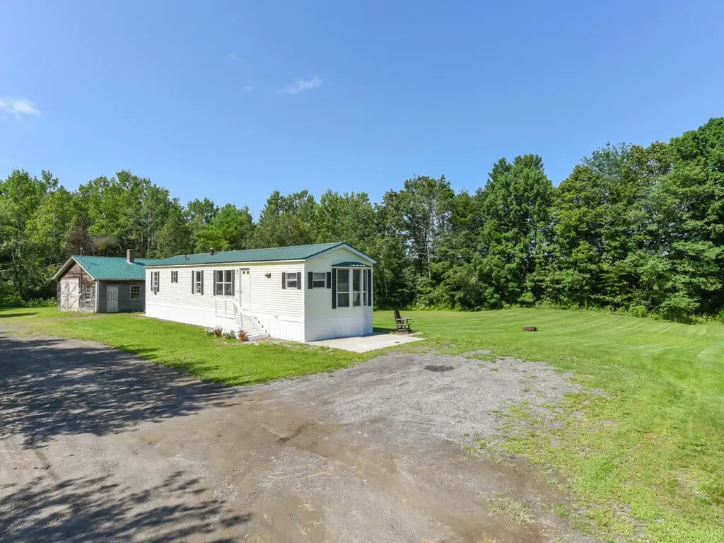 21 Sawtelle Drive Sidney ME 04330