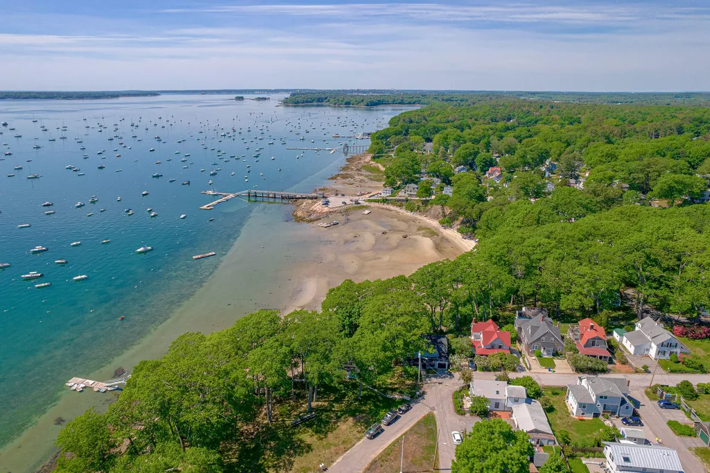 32 Casco Terrace Falmouth ME 04105
