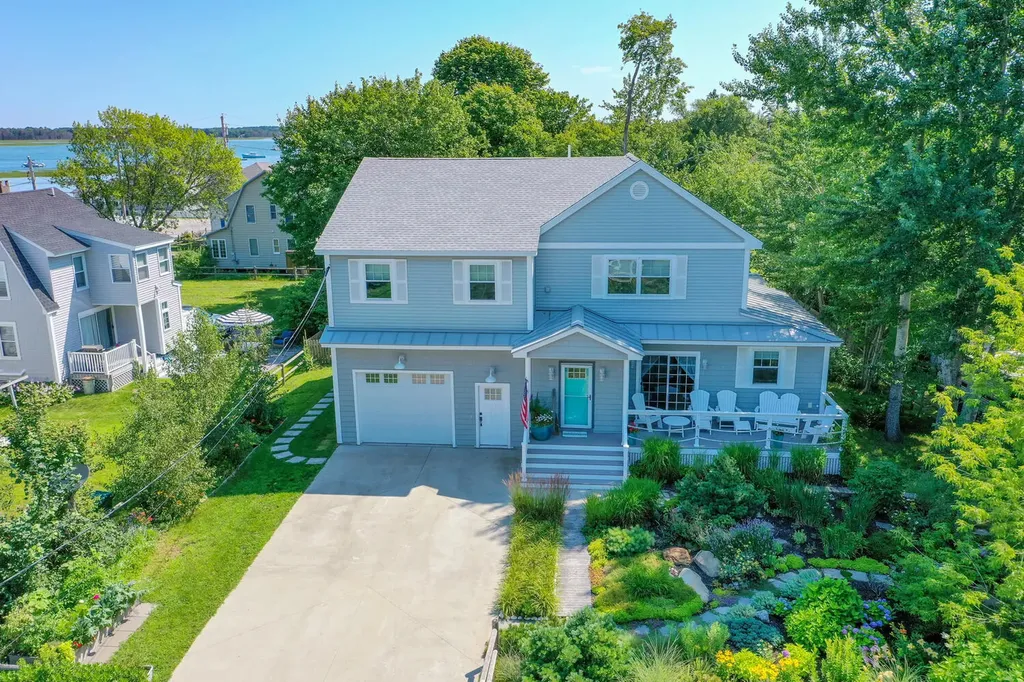 8 Avenue Four Scarborough ME 04074