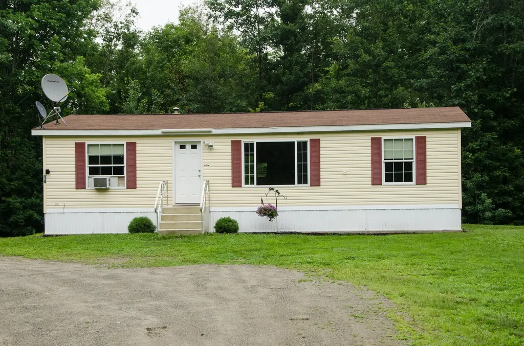 14 Saints Way Windsor ME 04363