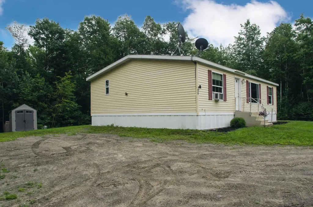 14 Saints Way Windsor ME 04363