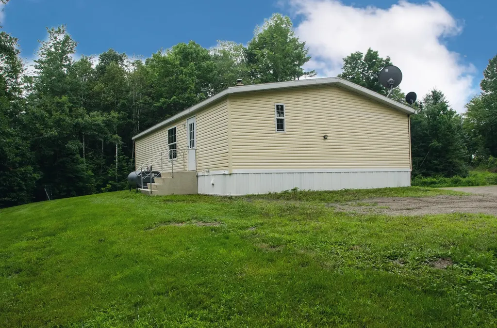 14 Saints Way Windsor ME 04363