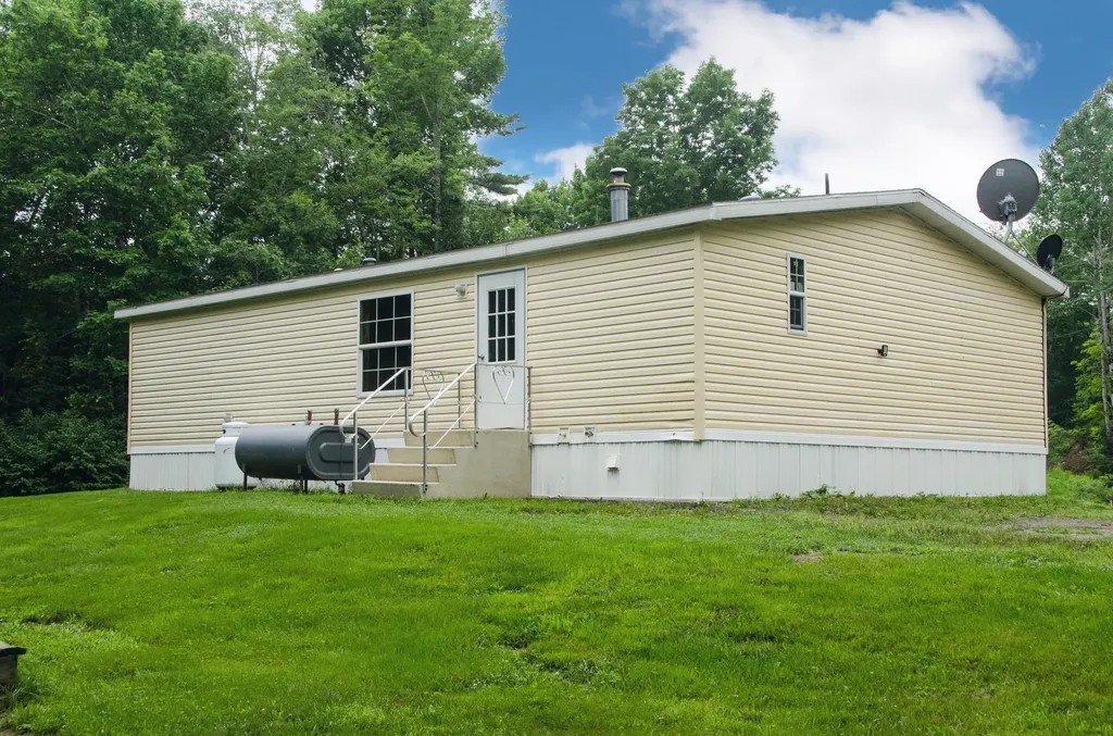 14 Saints Way Windsor ME 04363
