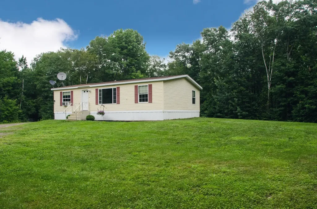 14 Saints Way Windsor ME 04363