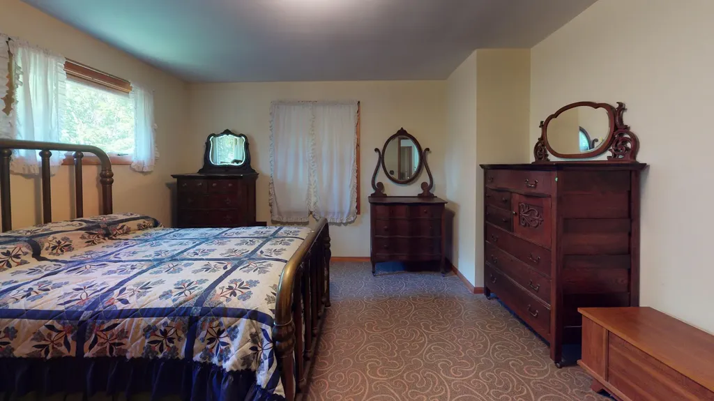 17 Brooks Avenue Lewiston ME 04240