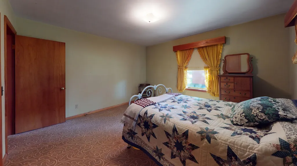 17 Brooks Avenue Lewiston ME 04240