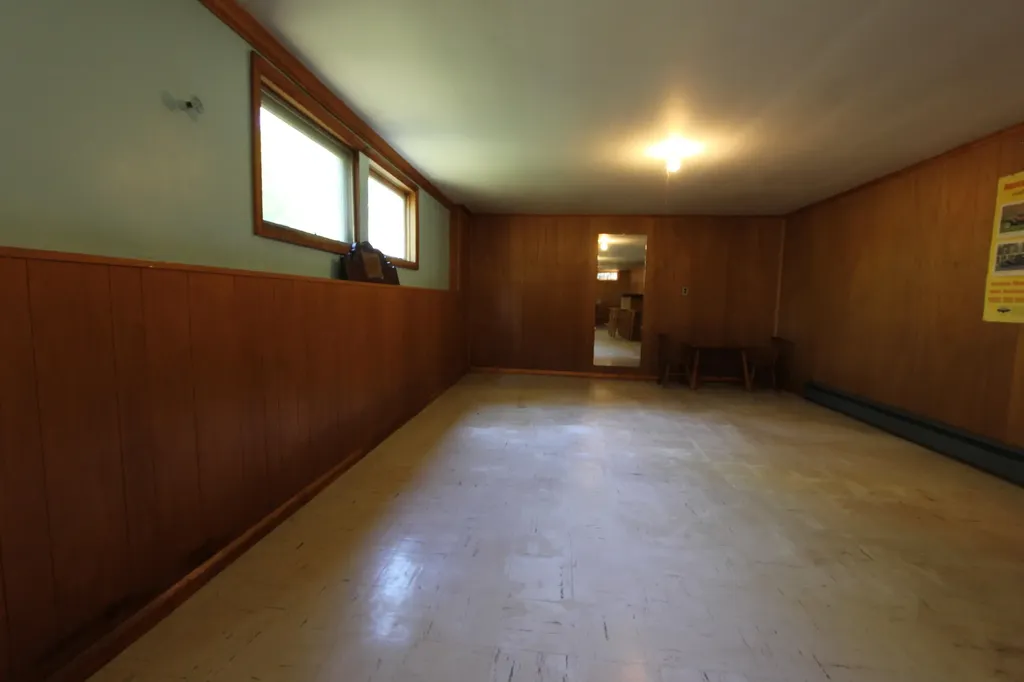 17 Brooks Avenue Lewiston ME 04240