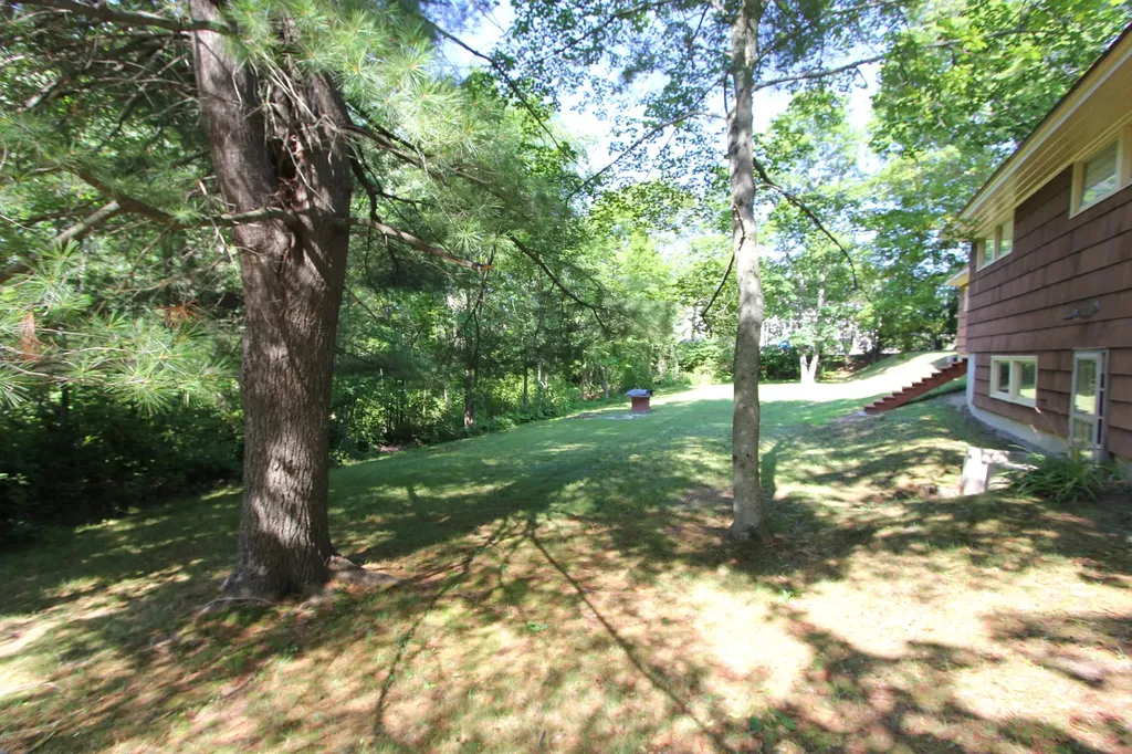 17 Brooks Avenue Lewiston ME 04240