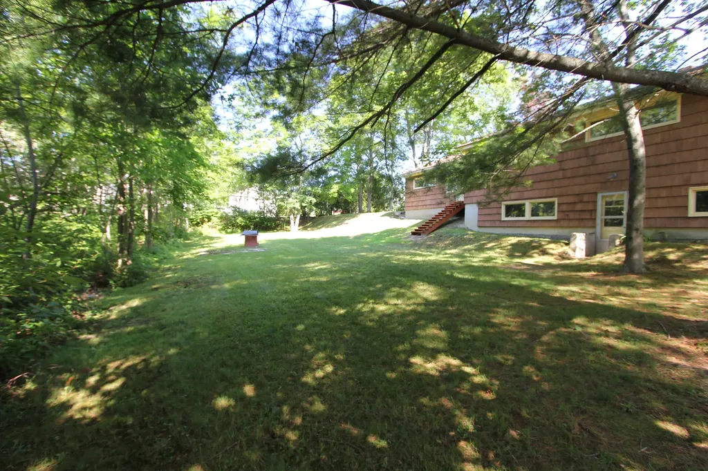 17 Brooks Avenue Lewiston ME 04240