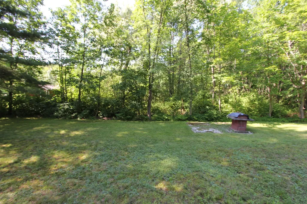 17 Brooks Avenue Lewiston ME 04240