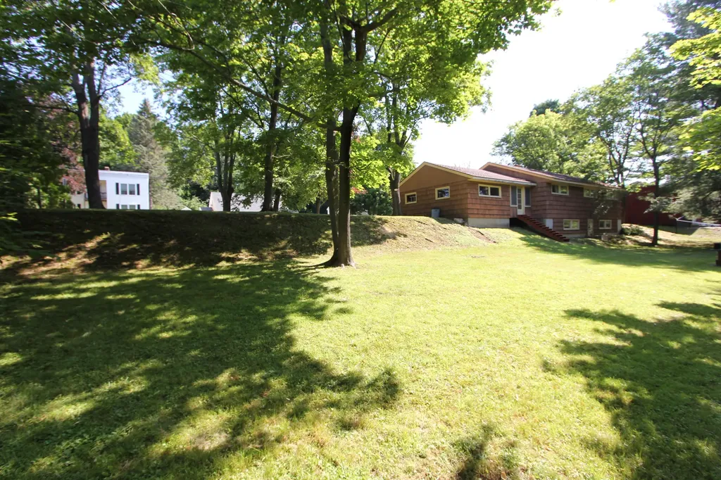 17 Brooks Avenue Lewiston ME 04240