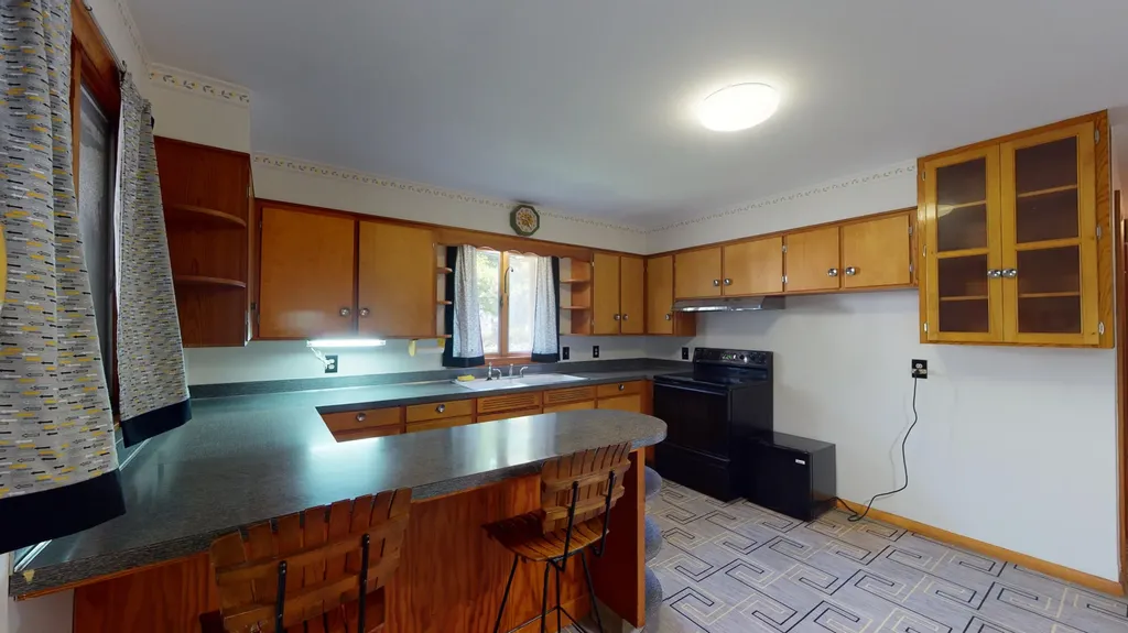 17 Brooks Avenue Lewiston ME 04240
