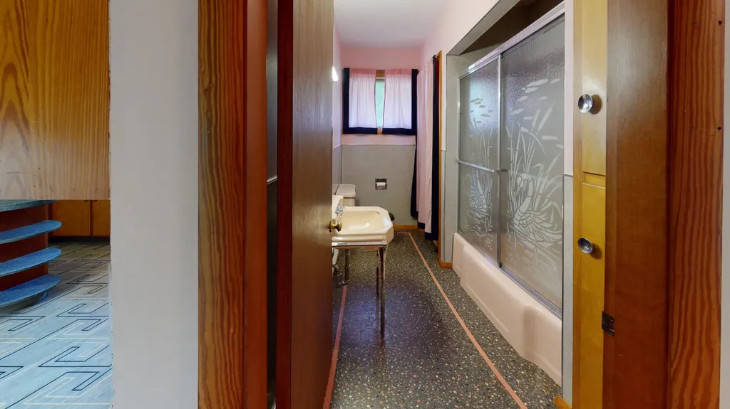 17 Brooks Avenue Lewiston ME 04240