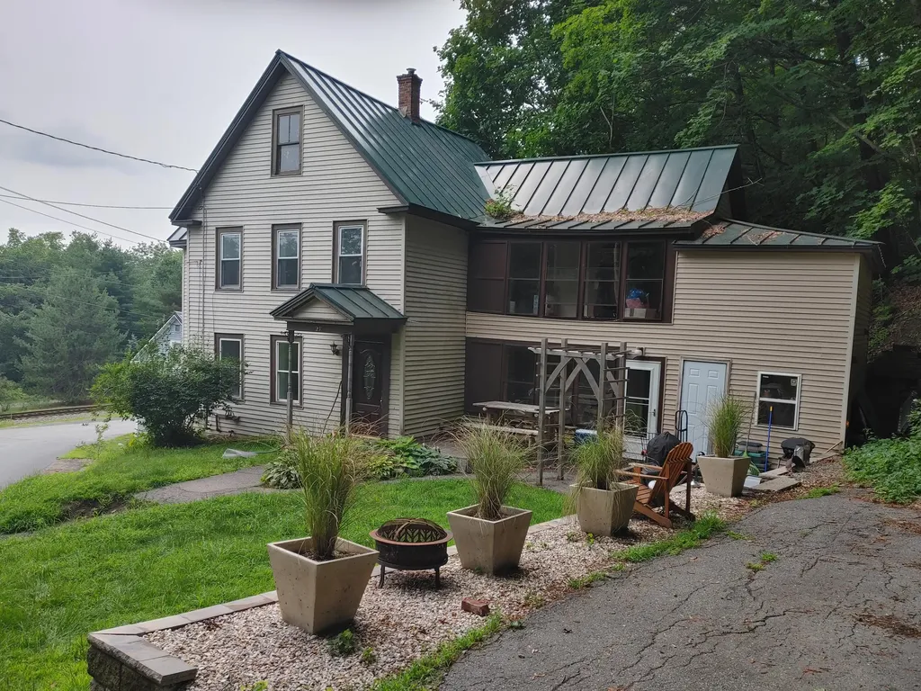 23 Harrison Avenue Orono ME 04473