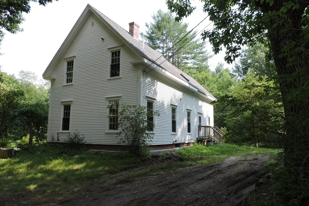 55 Knickerbocker Road Richmond ME 04357