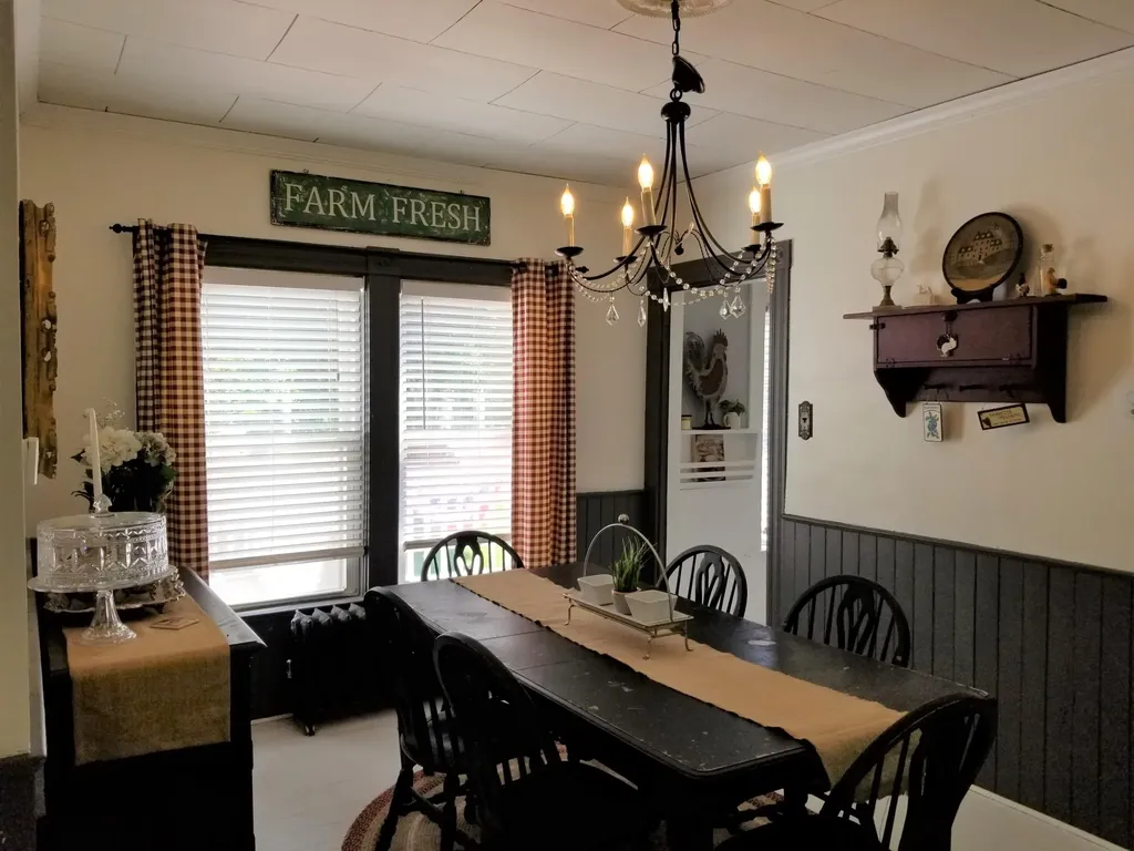 343 Paris Road Hebron ME 04238