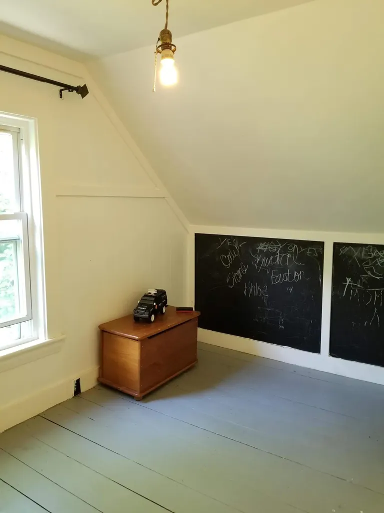 343 Paris Road Hebron ME 04238