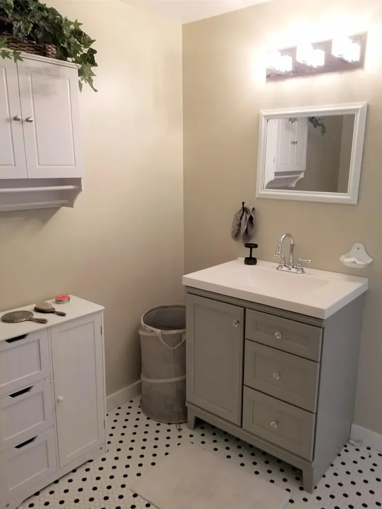343 Paris Road Hebron ME 04238