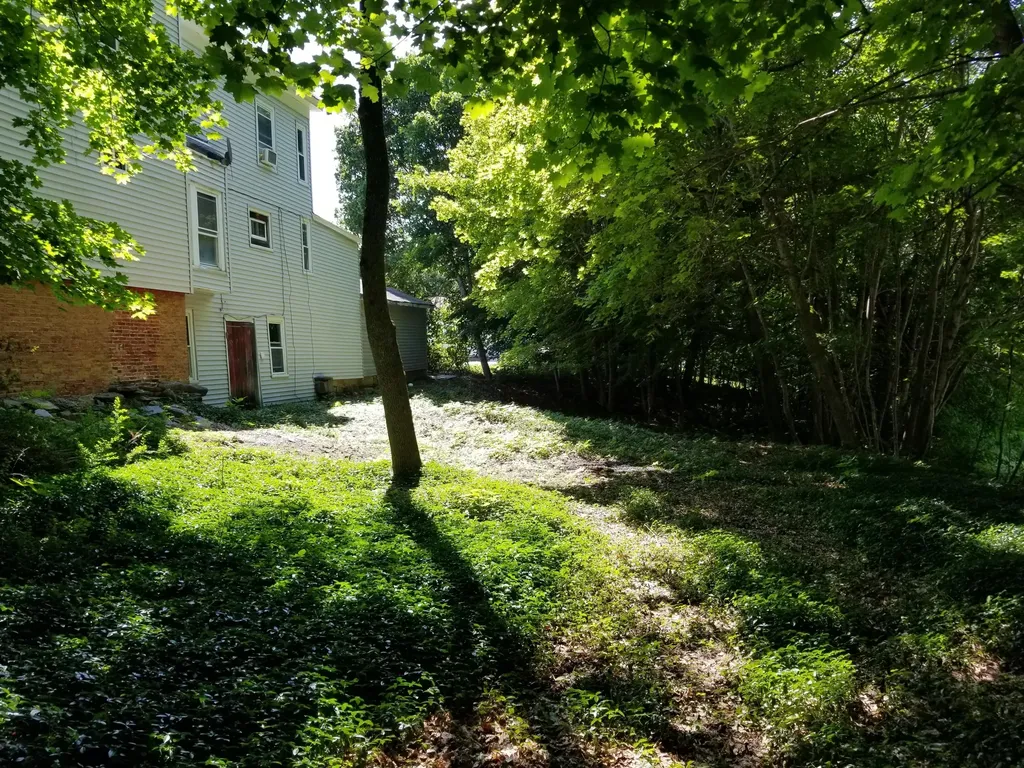 343 Paris Road Hebron ME 04238
