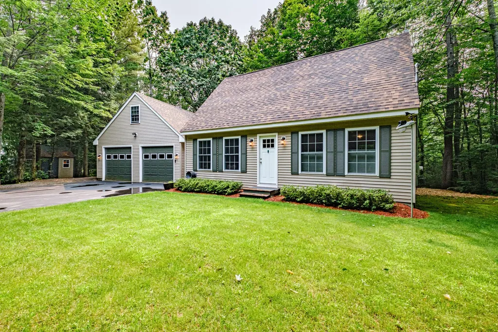 83 Moose Cove Lodge Road Sebago ME 04029