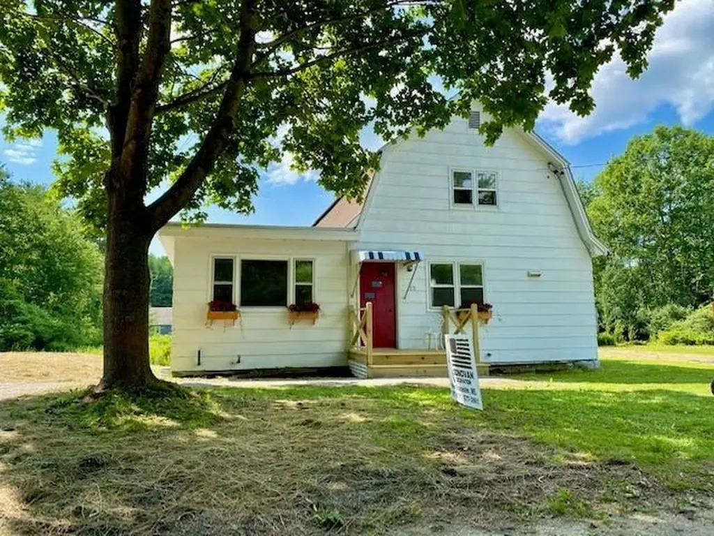 25 Foch Street Auburn ME 04210