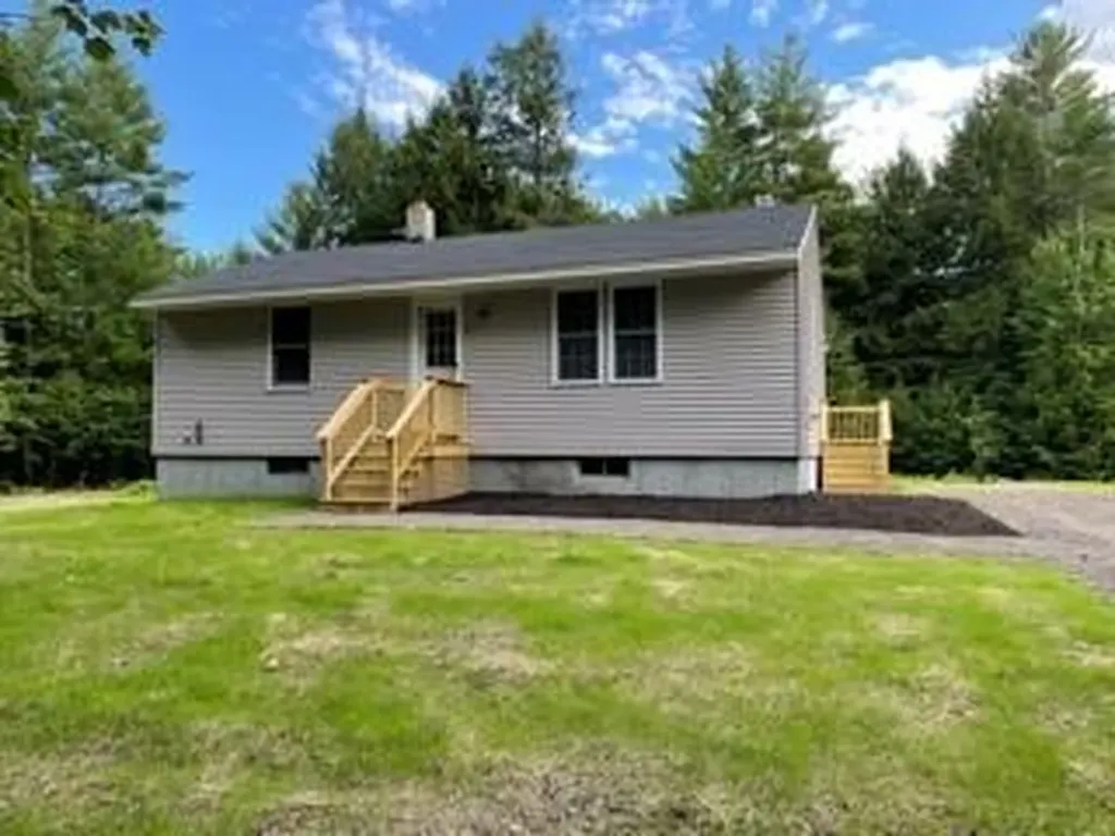 2 Crescent Lane Saco ME 04072