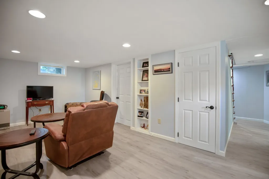 76 Bancroft Street Portland ME 04102