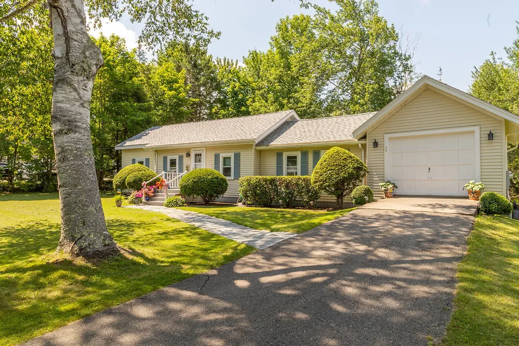 39 Park Street Camden ME 04843