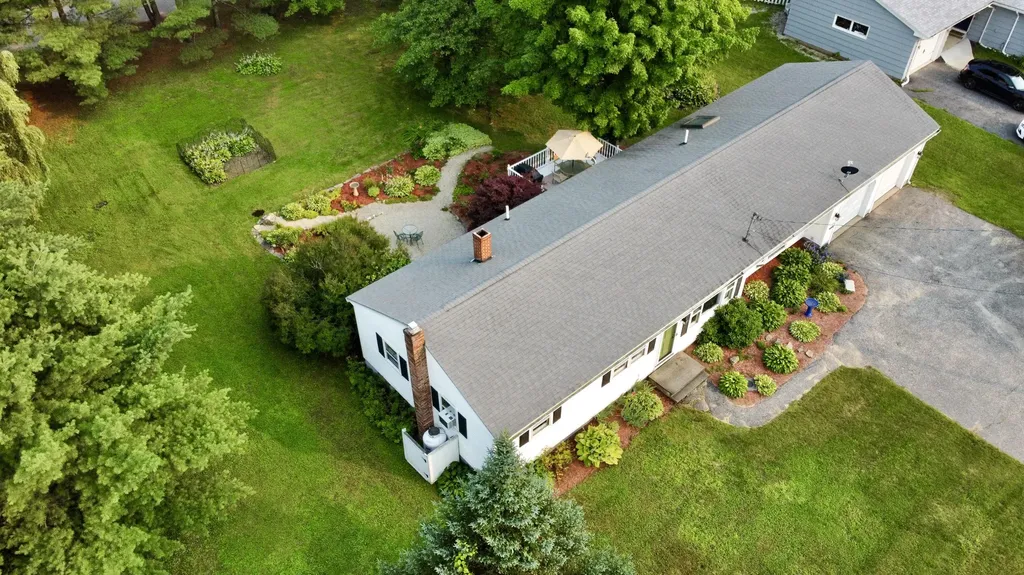 112 Poland Road Auburn ME 04210