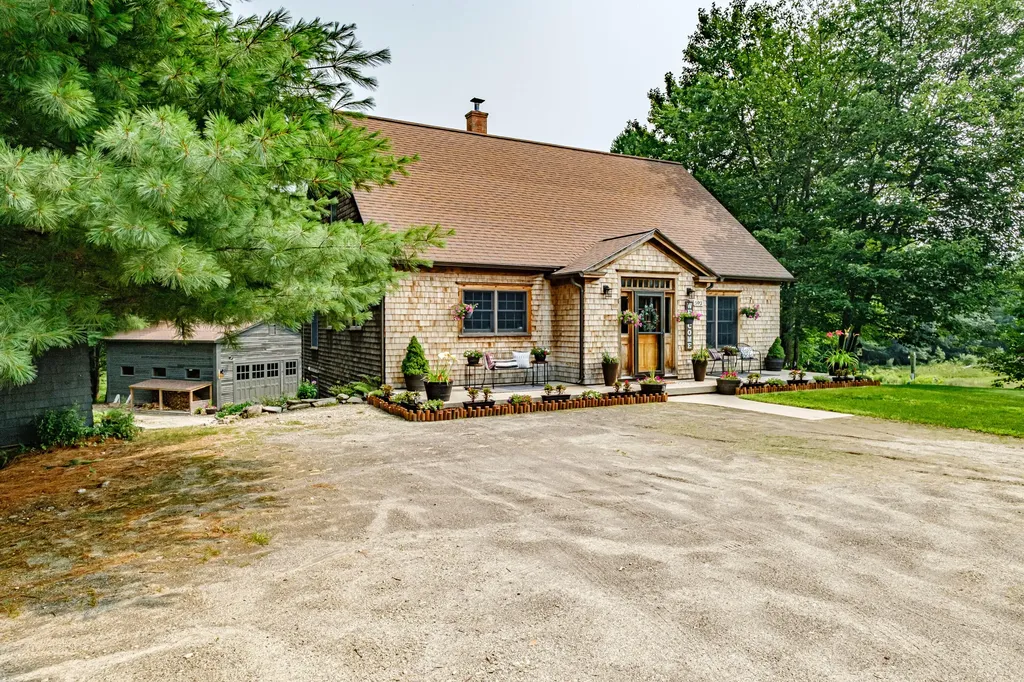 592 Long Plains Road Buxton ME 04093