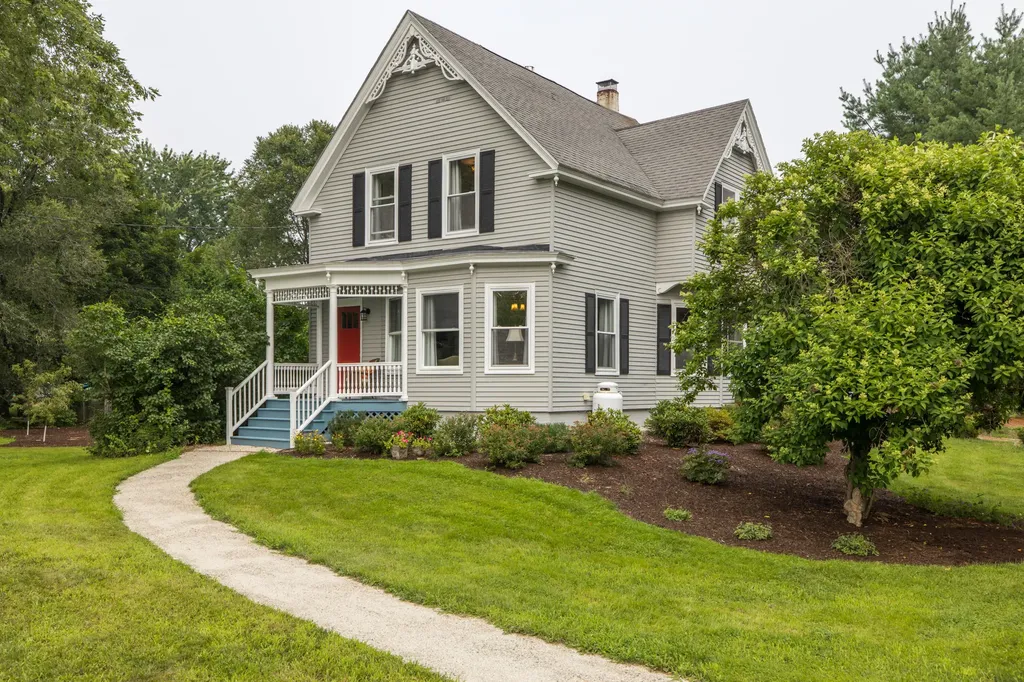 1048 Hotel Road Auburn ME 04210