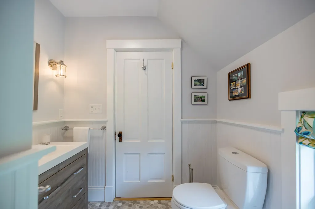 1048 Hotel Road Auburn ME 04210