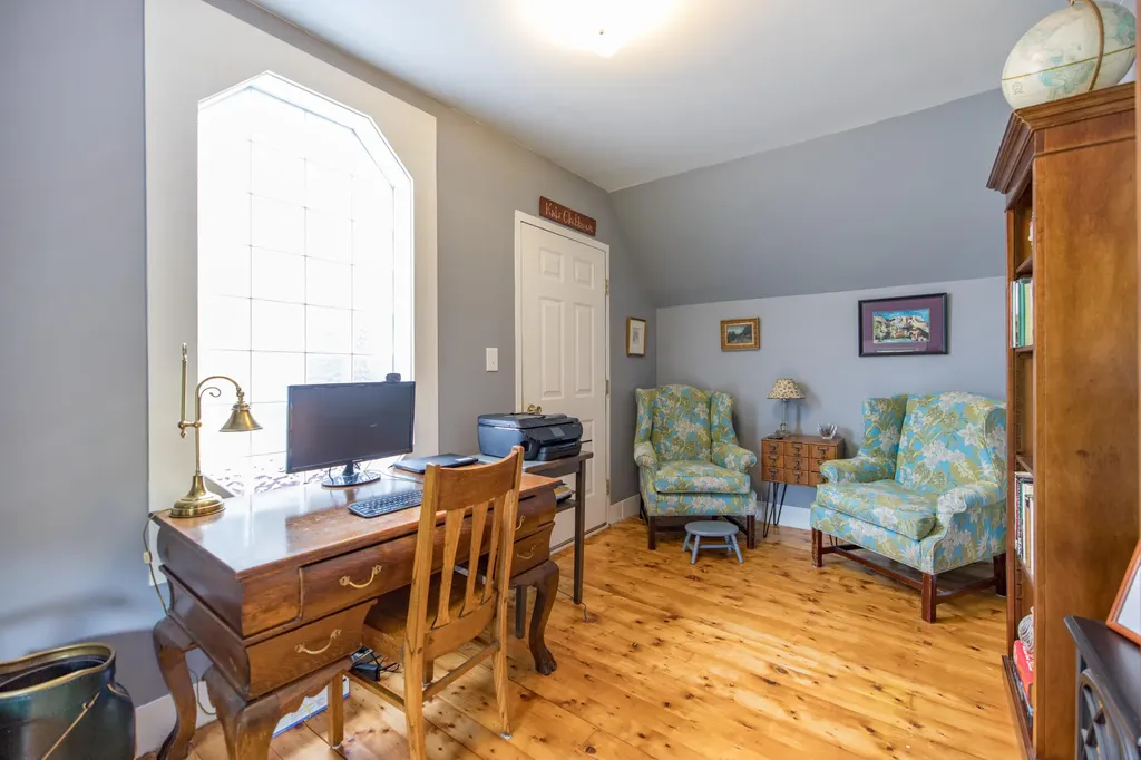 1048 Hotel Road Auburn ME 04210