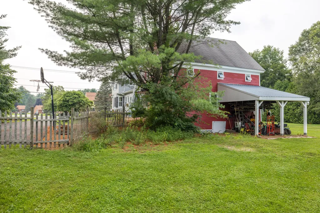 1048 Hotel Road Auburn ME 04210