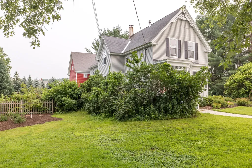 1048 Hotel Road Auburn ME 04210