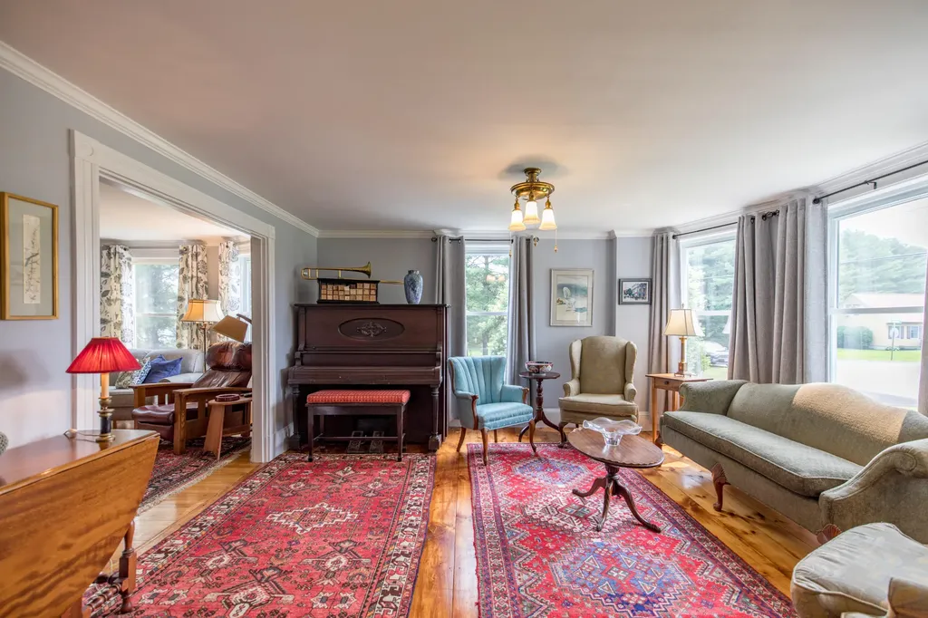 1048 Hotel Road Auburn ME 04210