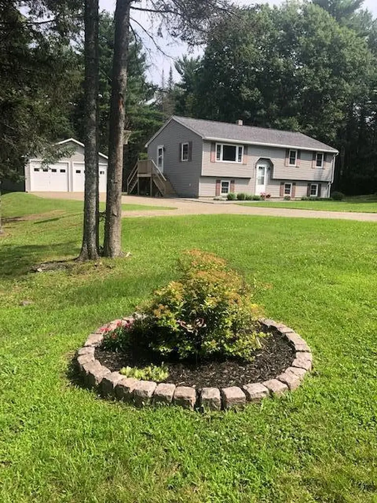 47 Leavitt Lane Glenburn ME 04401