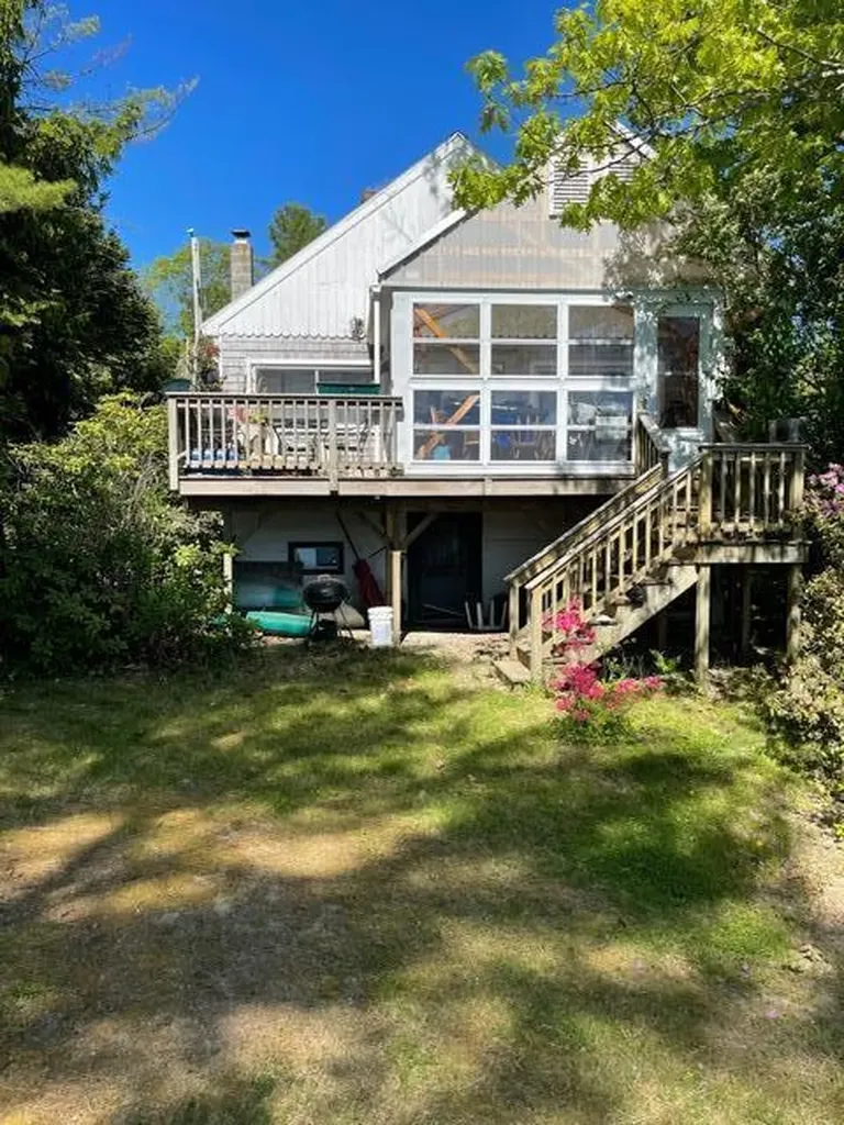 27 Periwinkle Lane Brunswick ME 04011