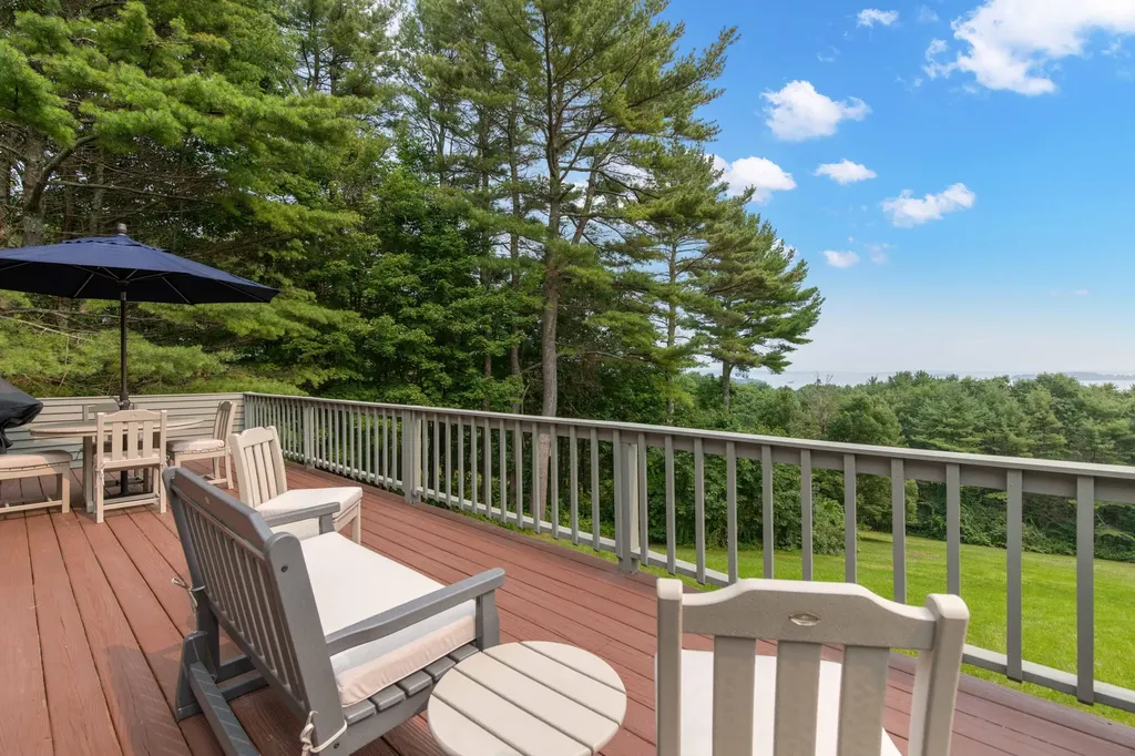 71 Schooner Ridge Road Cumberland ME 04110