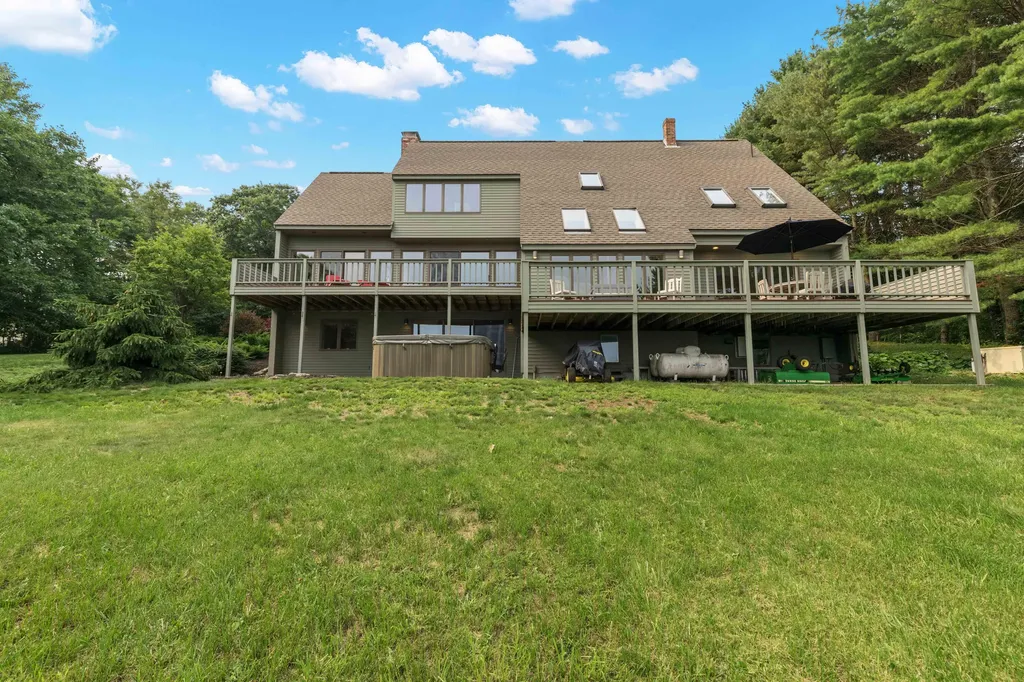 71 Schooner Ridge Road Cumberland ME 04110
