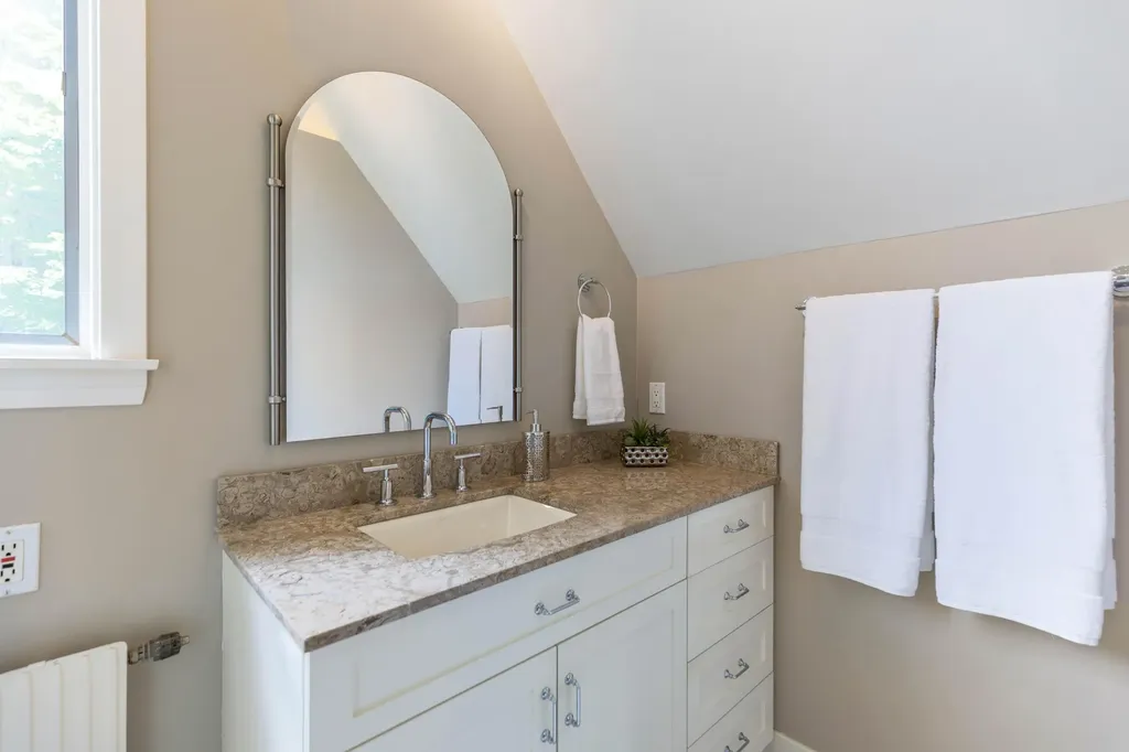 71 Schooner Ridge Road Cumberland ME 04110
