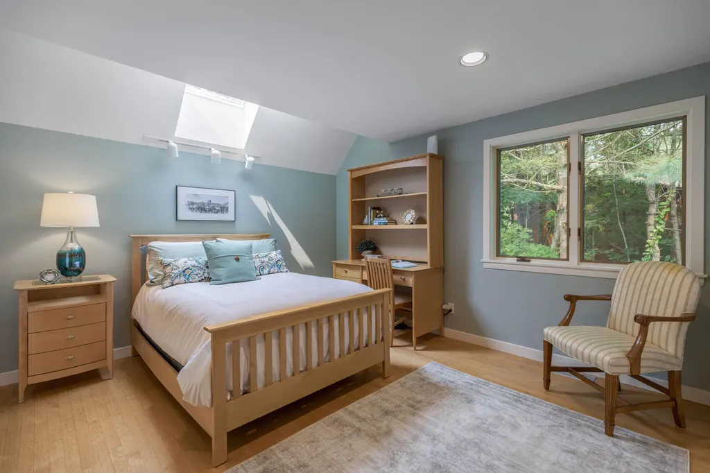 71 Schooner Ridge Road Cumberland ME 04110