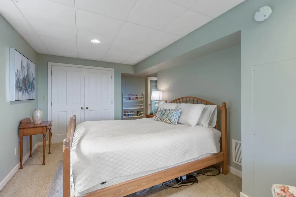 71 Schooner Ridge Road Cumberland ME 04110