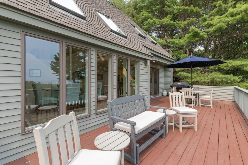 71 Schooner Ridge Road Cumberland ME 04110