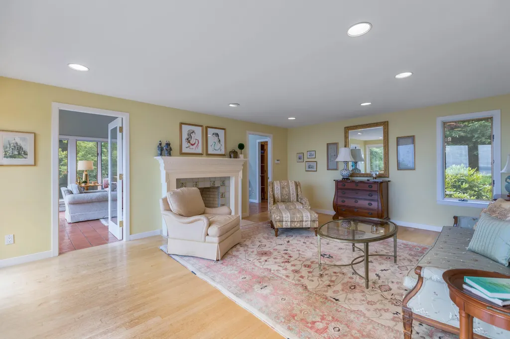 71 Schooner Ridge Road Cumberland ME 04110