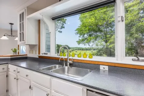 4 Prout Place Cape Elizabeth ME 04107