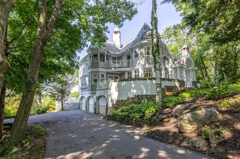 4 Prout Place Cape Elizabeth ME 04107